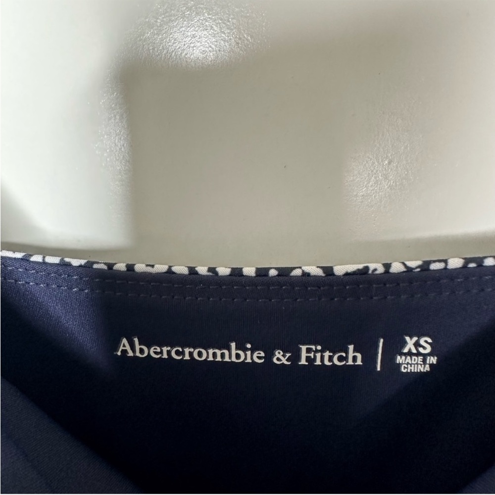 Abercrombie & Fitch Navy/White Spot Traveler
Mini Dress Size XS - Picture 12 of 13